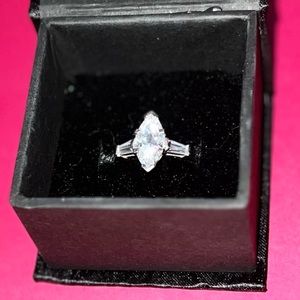 NWT Sterling Silver Ring W/Brilliant Marquise Cut CZ (Size:08)